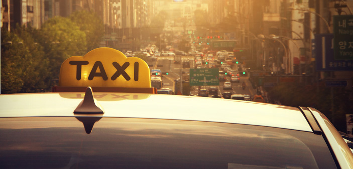 tag en registreret taxi hjem fra byen